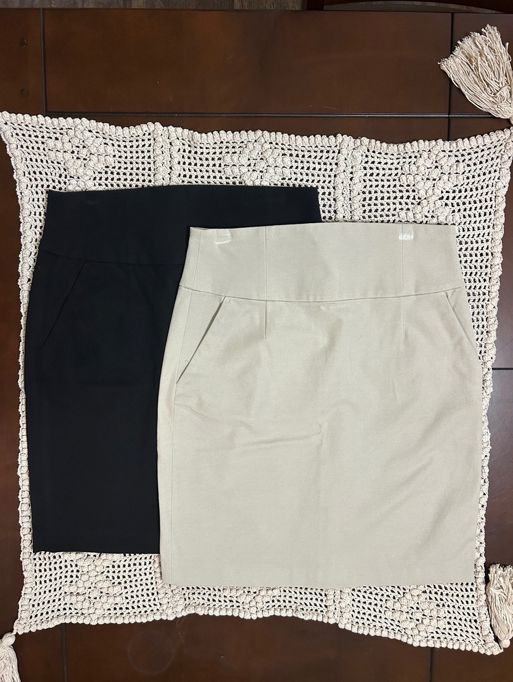 Banana Republic 2 Pencil Skirt Bundle Size 10 Black Tan Workwear Office Pockets